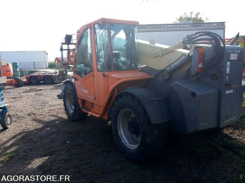 Chariot télescopique JLG 4013 - Teleszkópos rakodó: 3 kép. Chariot télescopique JLG 4013 - Teleszkópos rakodó: 3 kép.