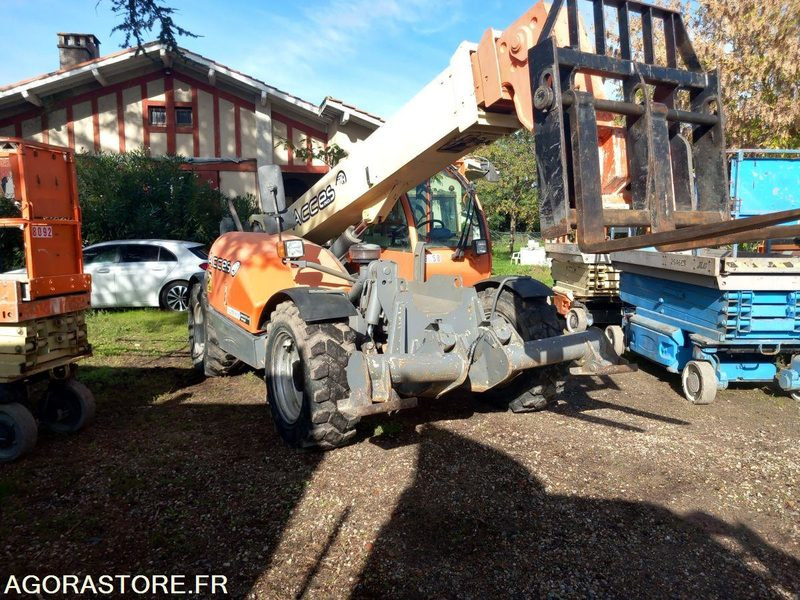 Chariot télescopique JLG 4013 - Teleszkópos rakodó: 1 kép. Chariot télescopique JLG 4013 - Teleszkópos rakodó: 1 kép.