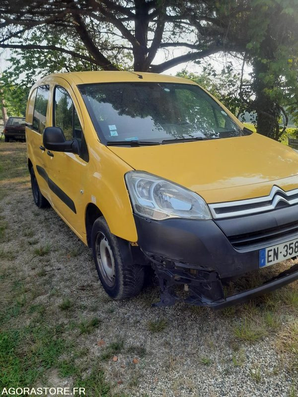 Citroën Berlingo - 2017 - 115000 KM - Kis furgon: 2 kép. Citroën Berlingo - 2017 - 115000 KM - Kis furgon: 2 kép.