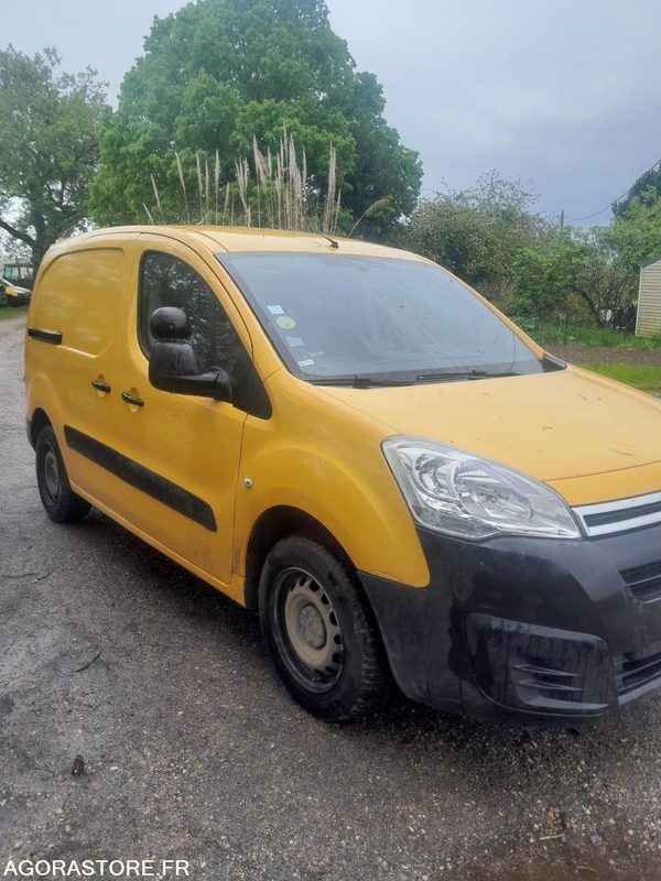 Citroën Berlingo - 2018 - 166000 KM - Kis furgon: 2 kép. Citroën Berlingo - 2018 - 166000 KM - Kis furgon: 2 kép.