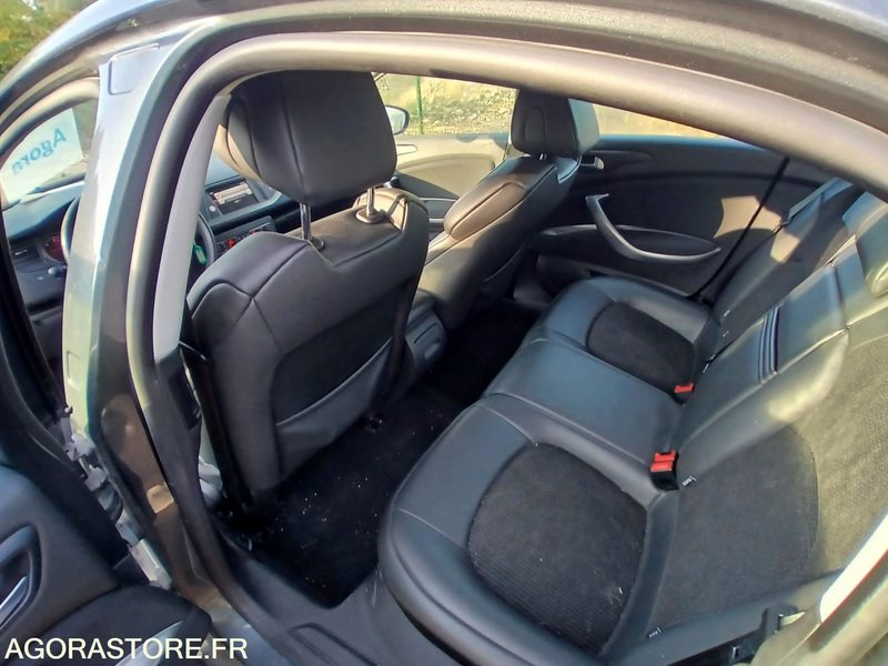 Citroën C5 – Diesel – 2016-204 763 km - Autó: 4 kép. Citroën C5 – Diesel – 2016-204 763 km - Autó: 4 kép.
