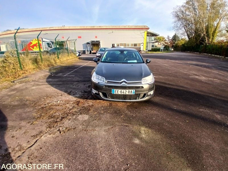 Citroën C5 – Diesel – 2016-204 763 km - Autó: 1 kép. Citroën C5 – Diesel – 2016-204 763 km - Autó: 1 kép.