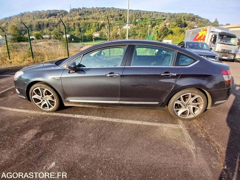 Citroën C5 – Diesel – 2016-217 349 km - Autó: 2 kép. Citroën C5 – Diesel – 2016-217 349 km - Autó: 2 kép.