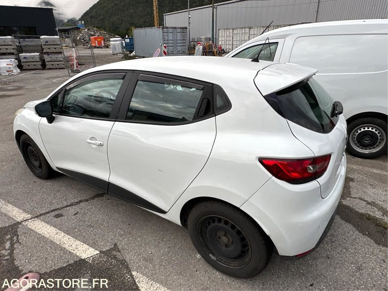 Clio 4 Société Air MédiaNav Ener - 2016 / 174160 KM (P0403661) - Autó: 3 kép. Clio 4 Société Air MédiaNav Ener - 2016 / 174160 KM (P0403661) - Autó: 3 kép.