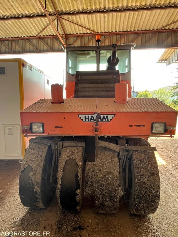 Compacteur à pneu type P3 HAMM - Henger: 3 kép. Compacteur à pneu type P3 HAMM - Henger: 3 kép.