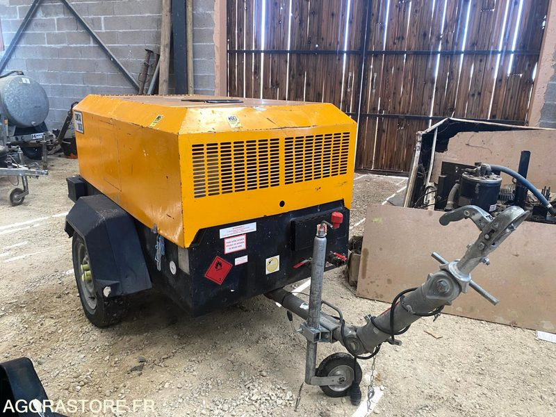 Compresseur de chantier DOOSAN 7/31 - INGERSOLL RAND - Légkompresszor: 1 kép. Compresseur de chantier DOOSAN 7/31 - INGERSOLL RAND - Légkompresszor: 1 kép.