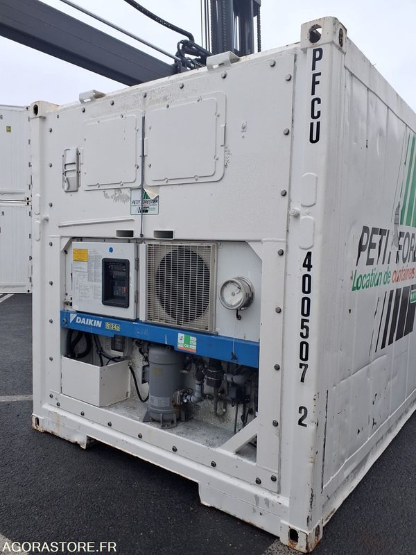 Container 40 pieds - Szerszám/ Felszerelés: 1 kép. Container 40 pieds - Szerszám/ Felszerelés: 1 kép.