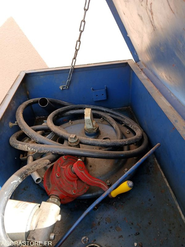 Cuve gazole métallique avec distributeur Bollaert - Építőipari berendezések: 4 kép. Cuve gazole métallique avec distributeur Bollaert - Építőipari berendezések: 4 kép.