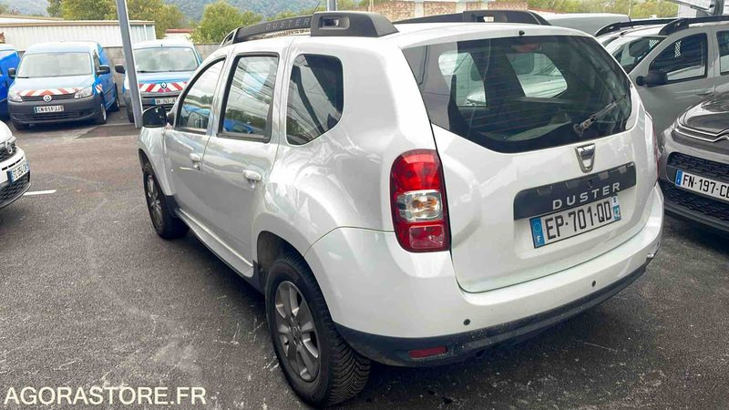 DACIA DUSTER - 2017 - 173388KM - EP701QD - Terepjáró/ SUV: 3 kép. DACIA DUSTER - 2017 - 173388KM - EP701QD - Terepjáró/ SUV: 3 kép.
