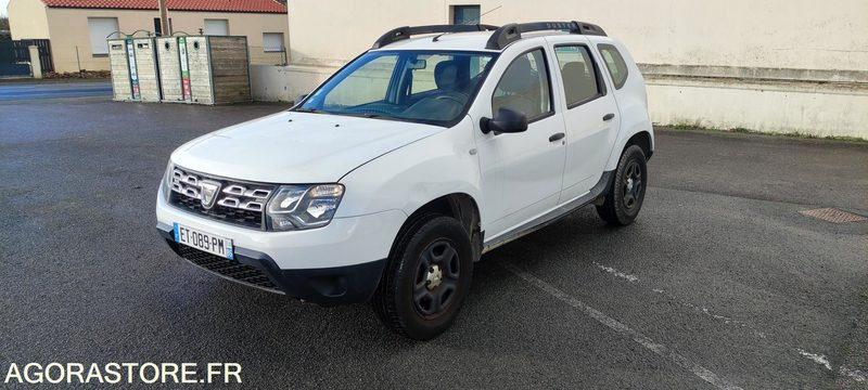 DACIA DUSTER - Autó: 3 kép. DACIA DUSTER - Autó: 3 kép.