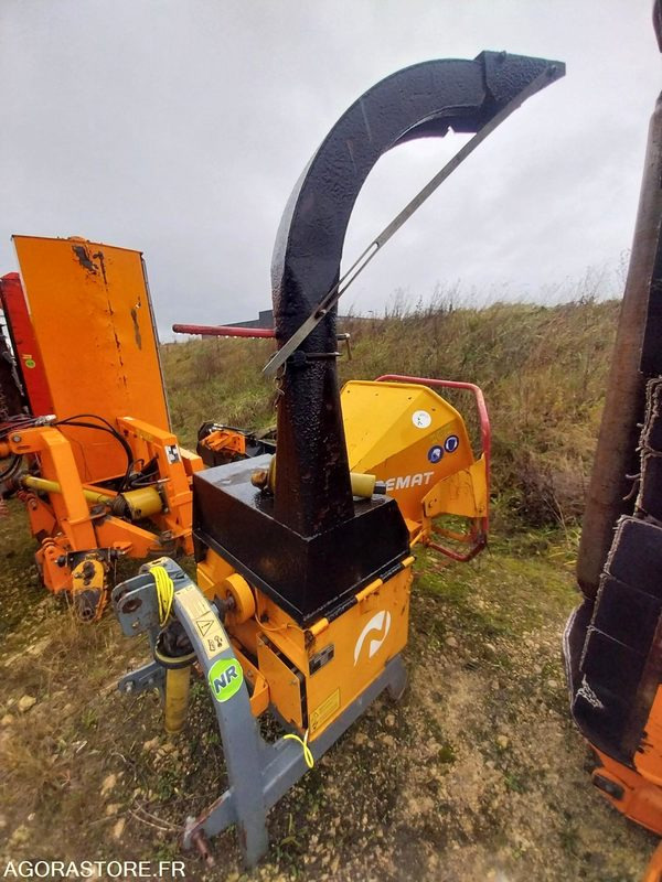 DECHIQUETEUSE DE BRANCHES NOREMAT B160 - Faaprító: 1 kép. DECHIQUETEUSE DE BRANCHES NOREMAT B160 - Faaprító: 1 kép.