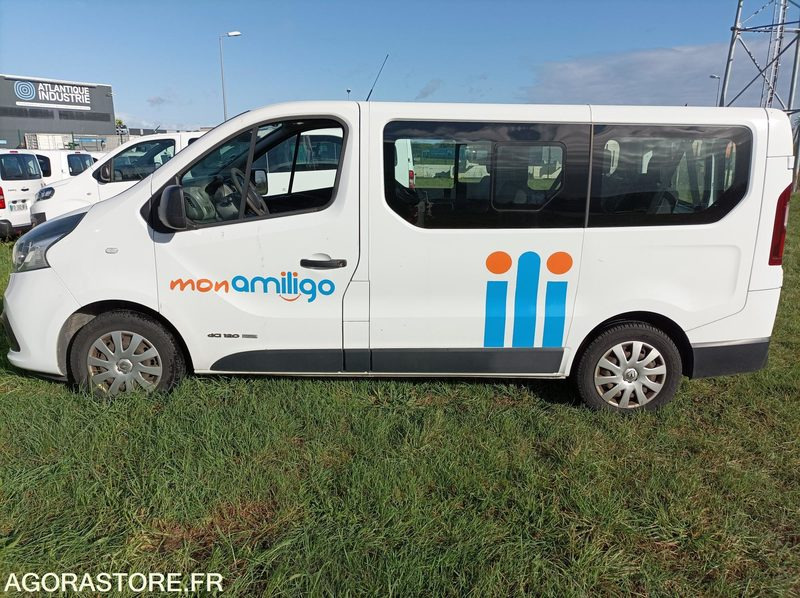 DS-311-SJ - Roulant - RENAULT TRAFIC - VP - 331 363 Kms - Minibusz, Kisbusz: 1 kép. DS-311-SJ - Roulant - RENAULT TRAFIC - VP - 331 363 Kms - Minibusz, Kisbusz: 1 kép.