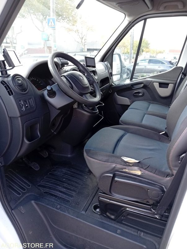 DT-542-NF - Roulant - Renault Master - VASP - 462 946 Kms - Mentőautó: 5 kép. DT-542-NF - Roulant - Renault Master - VASP - 462 946 Kms - Mentőautó: 5 kép.