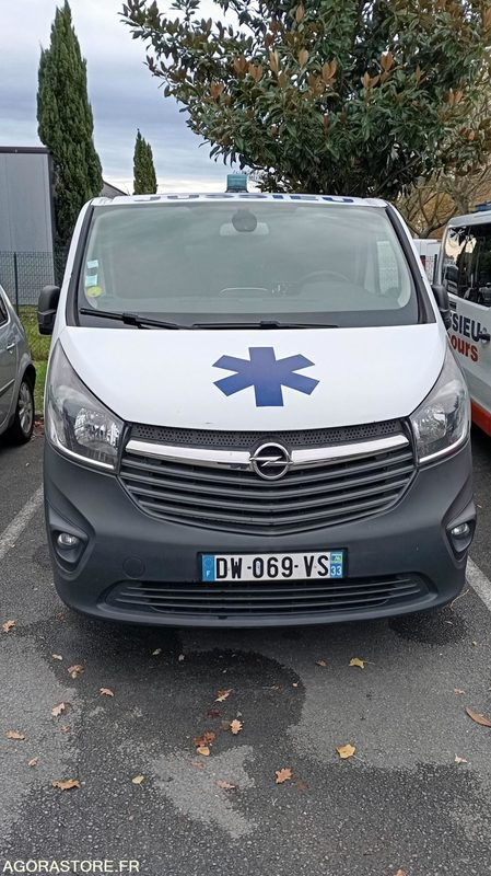 DW-069-VS - Non Roulant - OPEL VIVARO - VASP - 328 164 Kms - Mentőautó: 2 kép. DW-069-VS - Non Roulant - OPEL VIVARO - VASP - 328 164 Kms - Mentőautó: 2 kép.
