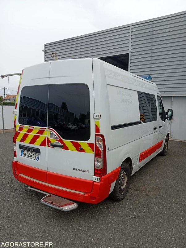 EH-025-LT - Roulant - RENAULT MASTER - VASP - 363 000 Kms - Mentőautó: 3 kép. EH-025-LT - Roulant - RENAULT MASTER - VASP - 363 000 Kms - Mentőautó: 3 kép.