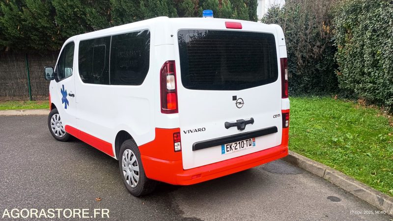 EK-210-TQ - Roulant - OPEL VIVARO - VASP - 508 459 Kms - Mentőautó: 5 kép. EK-210-TQ - Roulant - OPEL VIVARO - VASP - 508 459 Kms - Mentőautó: 5 kép.