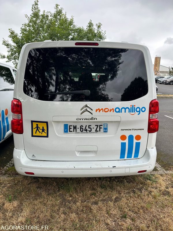 EM-645-ZF - Roulant - VP - 9 Places - Jumpy SPACE TOURER - 210 716 Kms - Minibusz, Kisbusz: 5 kép. EM-645-ZF - Roulant - VP - 9 Places - Jumpy SPACE TOURER - 210 716 Kms - Minibusz, Kisbusz: 5 kép.