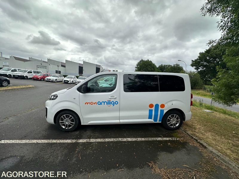 EM-645-ZF - Roulant - VP - 9 Places - Jumpy SPACE TOURER - 210 716 Kms - Minibusz, Kisbusz: 2 kép. EM-645-ZF - Roulant - VP - 9 Places - Jumpy SPACE TOURER - 210 716 Kms - Minibusz, Kisbusz: 2 kép.