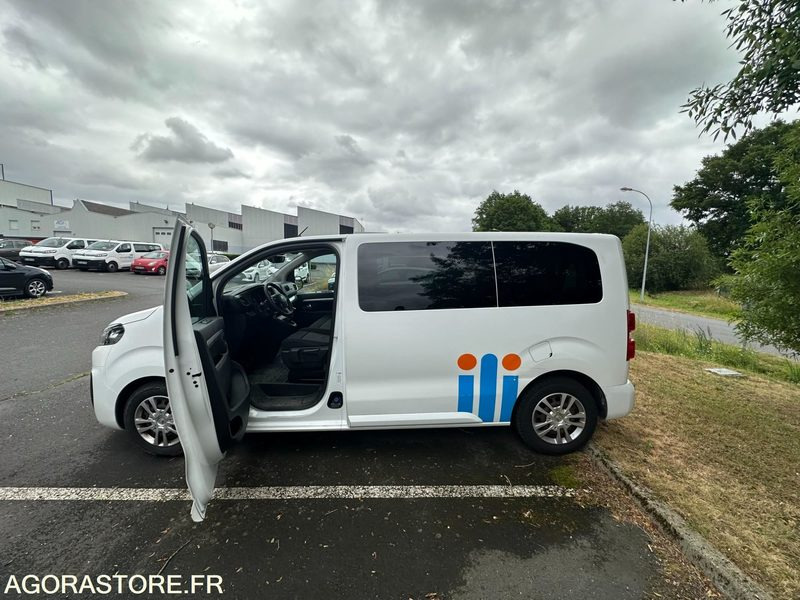 EM-645-ZF - Roulant - VP - 9 Places - Jumpy SPACE TOURER - 210 716 Kms - Minibusz, Kisbusz: 3 kép. EM-645-ZF - Roulant - VP - 9 Places - Jumpy SPACE TOURER - 210 716 Kms - Minibusz, Kisbusz: 3 kép.