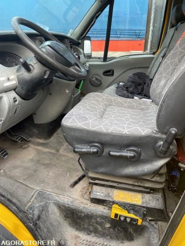 Renault Mascott benne basculante 2010 - Egyéb gépek: 3 kép. Renault Mascott benne basculante 2010 - Egyéb gépek: 3 kép.