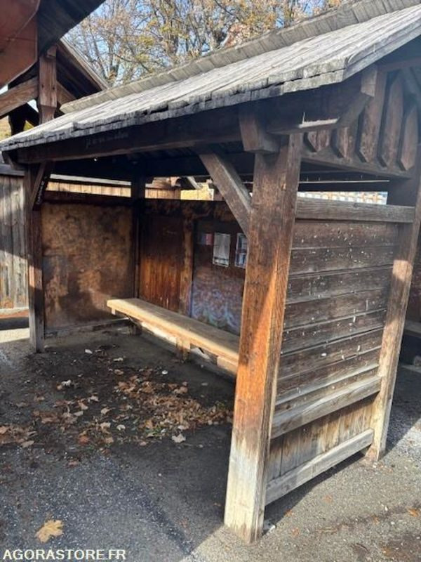 Lot de 2 abris bus bois - Egyéb gépek: 1 kép. Lot de 2 abris bus bois - Egyéb gépek: 1 kép.