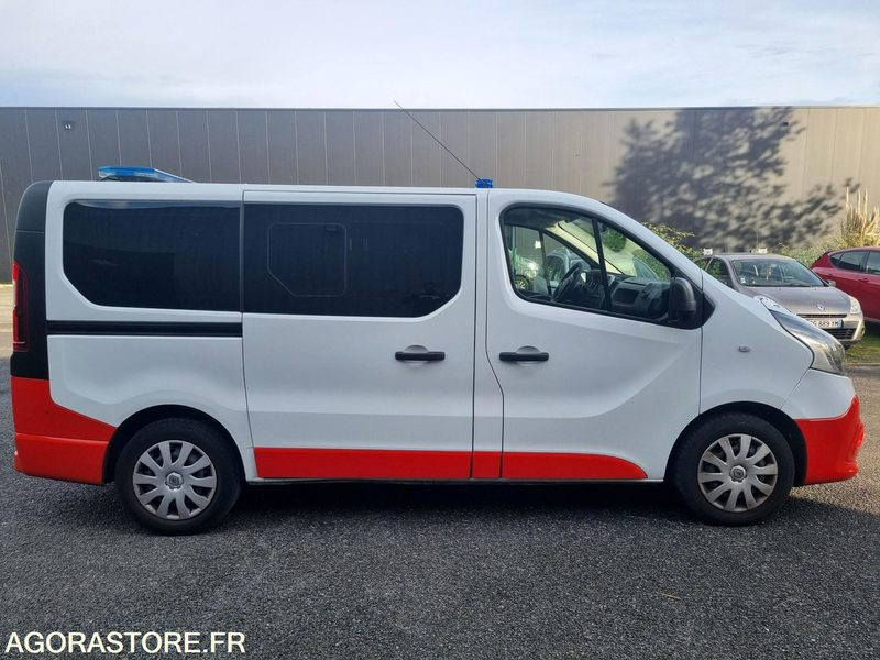 FD-362-KF - Non Roulant - RENAULT TRAFIC III - VASP - 195 000 Kms - Mentőautó: 1 kép. FD-362-KF - Non Roulant - RENAULT TRAFIC III - VASP - 195 000 Kms - Mentőautó: 1 kép.