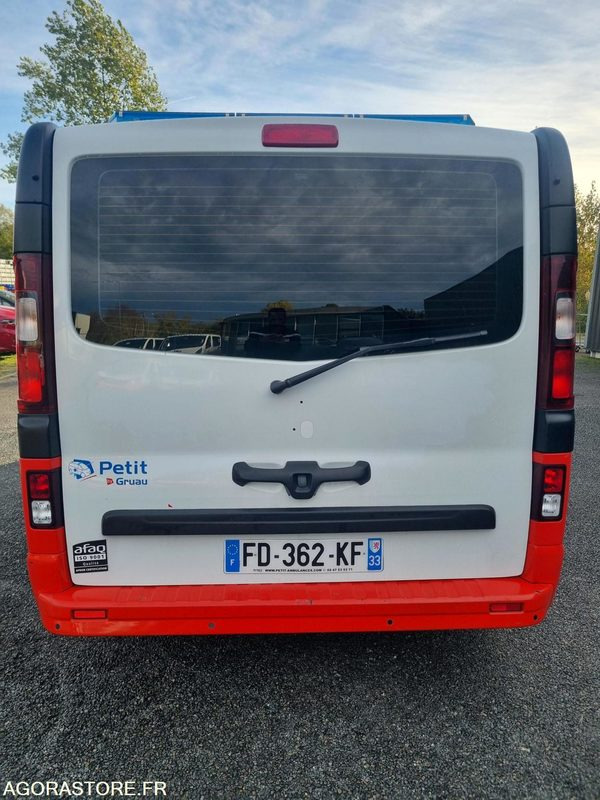FD-362-KF - Non Roulant - RENAULT TRAFIC III - VASP - 195 000 Kms - Mentőautó: 4 kép. FD-362-KF - Non Roulant - RENAULT TRAFIC III - VASP - 195 000 Kms - Mentőautó: 4 kép.
