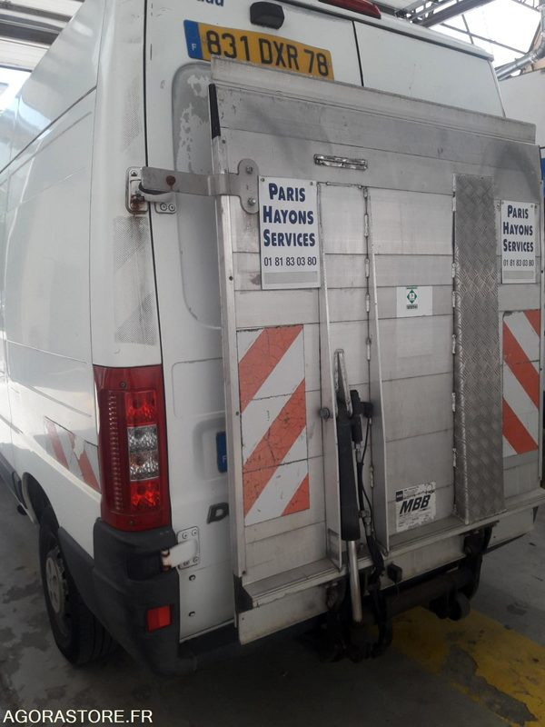FIAT DUCATO FOURGON-NON ROULANT - Furgon: 3 kép. FIAT DUCATO FOURGON-NON ROULANT - Furgon: 3 kép.