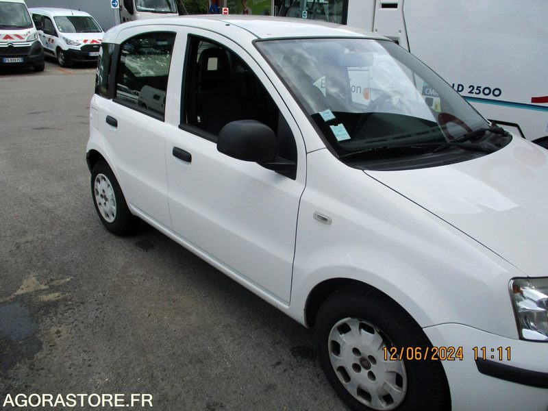 FIAT PANDA 1432 - Autó: 2 kép. FIAT PANDA 1432 - Autó: 2 kép.