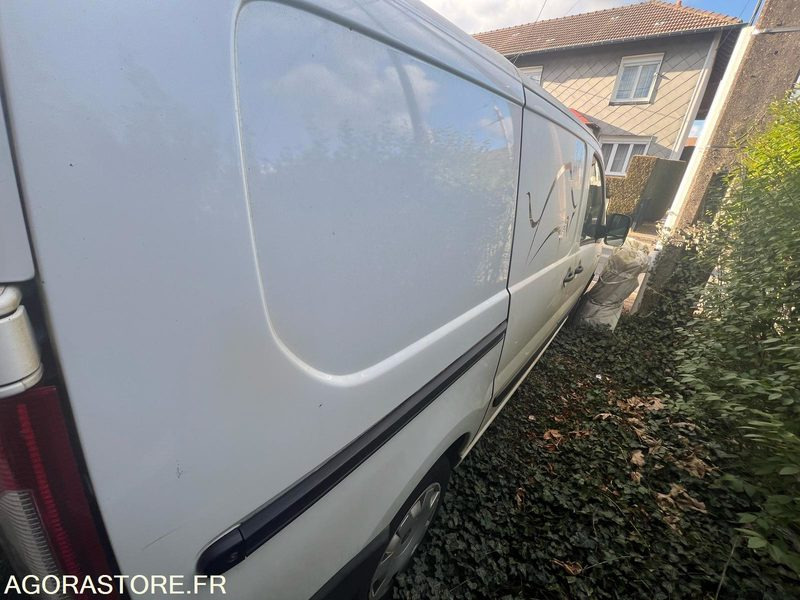 FIAT- SCUDO - 2015 - 350 000 KM - FRIGORIFIQUE MULTI TEMPERATURE - Hűtős kisteherautó: 3 kép. FIAT- SCUDO - 2015 - 350 000 KM - FRIGORIFIQUE MULTI TEMPERATURE - Hűtős kisteherautó: 3 kép.