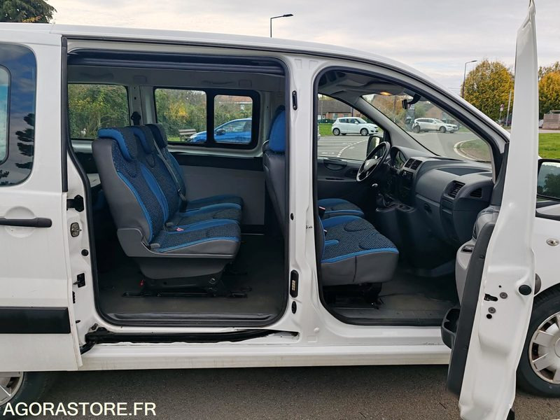 FIAT SCUDO COMBI 9 PLACES CLIM - Autó: 4 kép. FIAT SCUDO COMBI 9 PLACES CLIM - Autó: 4 kép.