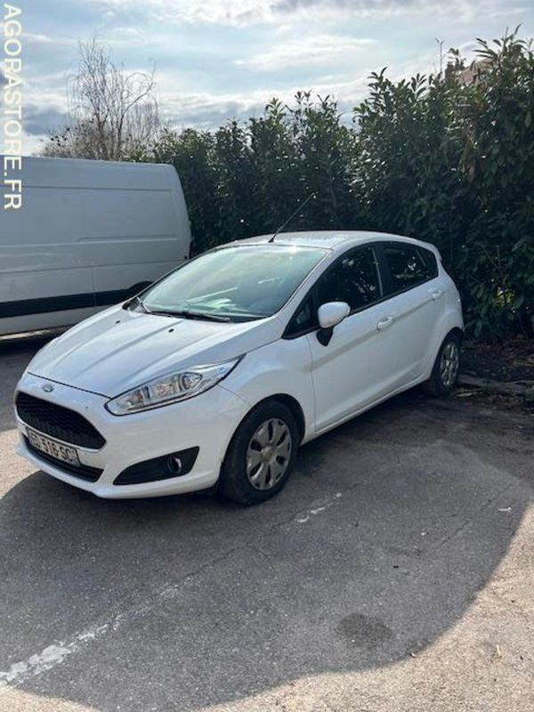 FORD FIESTA - ED-516-SC - Diesel 1.5 l - 183 000 KM - 2016 - Autó: 2 kép. FORD FIESTA - ED-516-SC - Diesel 1.5 l - 183 000 KM - 2016 - Autó: 2 kép.
