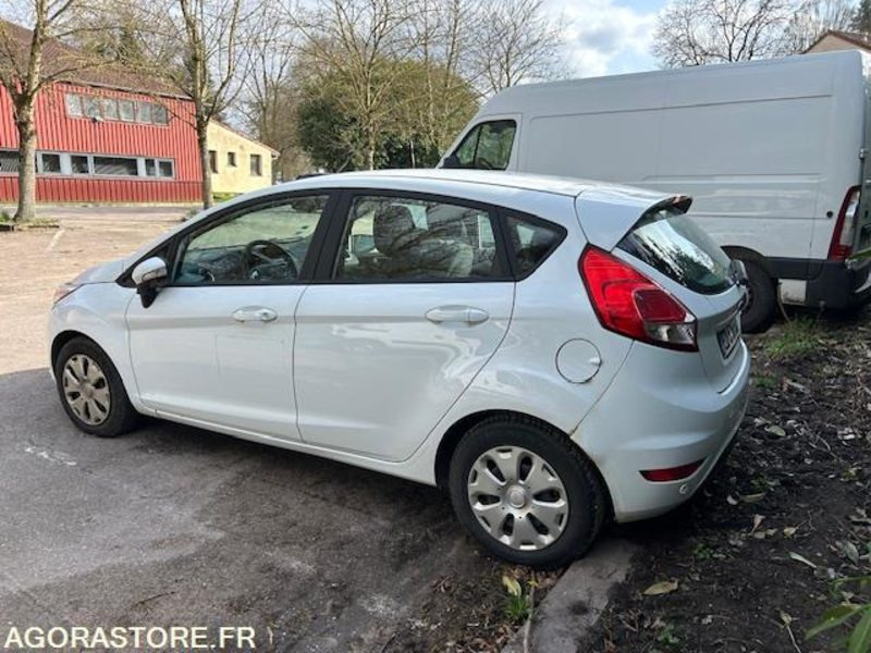 FORD FIESTA - ED-516-SC - Diesel 1.5 l - 183 000 KM - 2016 - Autó: 3 kép. FORD FIESTA - ED-516-SC - Diesel 1.5 l - 183 000 KM - 2016 - Autó: 3 kép.