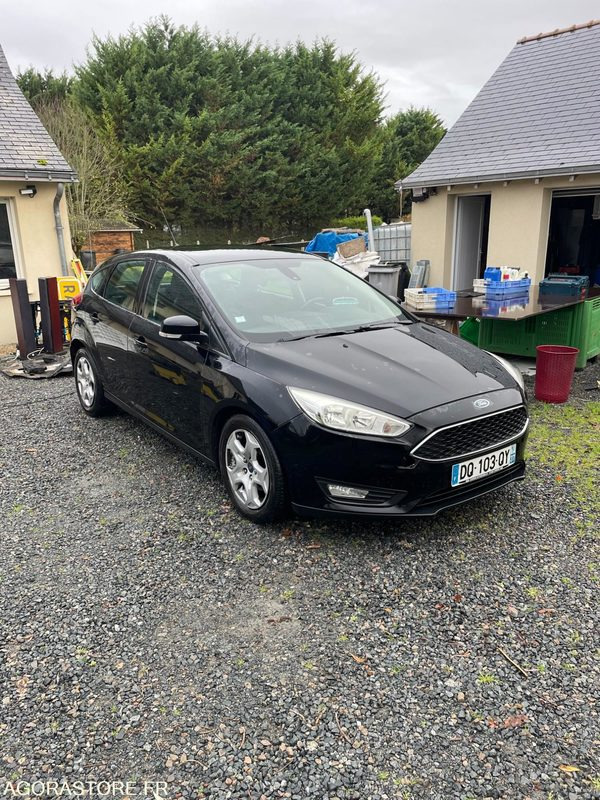 FORD-FOCUS-2015-170332KMS - Autó: 1 kép. FORD-FOCUS-2015-170332KMS - Autó: 1 kép.