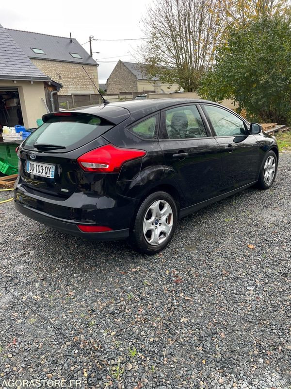 FORD-FOCUS-2015-170332KMS - Autó: 2 kép. FORD-FOCUS-2015-170332KMS - Autó: 2 kép.