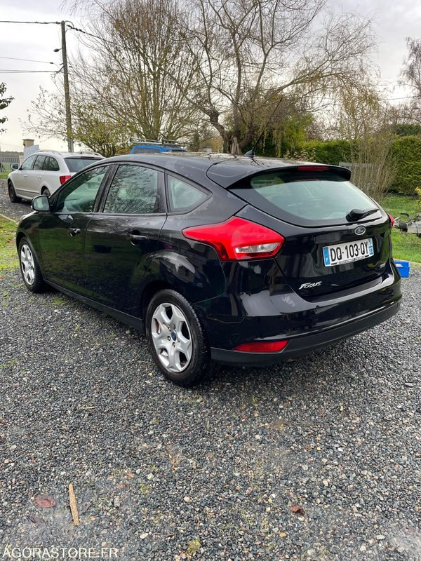 FORD-FOCUS-2015-170332KMS - Autó: 3 kép. FORD-FOCUS-2015-170332KMS - Autó: 3 kép.