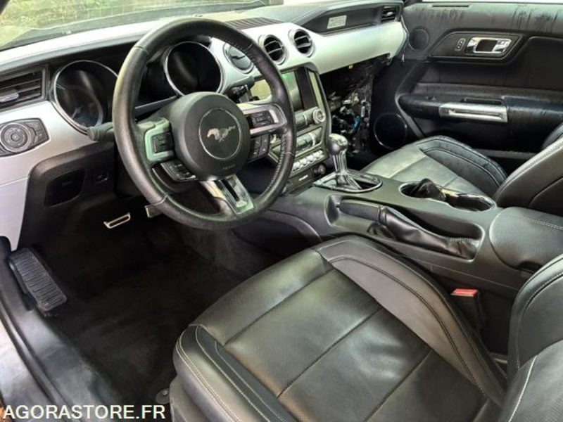 FORD MUSTANG FASTBACK 5.0 V8 - Autó: 5 kép. FORD MUSTANG FASTBACK 5.0 V8 - Autó: 5 kép.