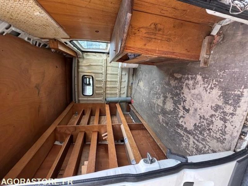 FOURGON CITROEN JUMPER FT30 de 2010 76305kms - Furgon: 4 kép. FOURGON CITROEN JUMPER FT30 de 2010 76305kms - Furgon: 4 kép.