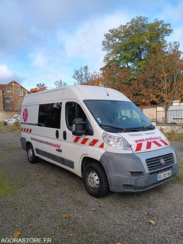 Fiat Ducato - 132 793 Kms - 2010 - Furgon: 3 kép. Fiat Ducato - 132 793 Kms - 2010 - Furgon: 3 kép.