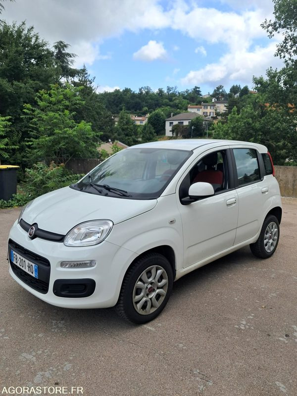 Fiat Panda FB-201-HQ - Kis furgon: 2 kép. Fiat Panda FB-201-HQ - Kis furgon: 2 kép.