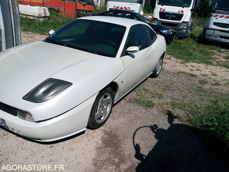 Fiat coupée 2.0L 20V - Autó: 2 kép. Fiat coupée 2.0L 20V - Autó: 2 kép.
