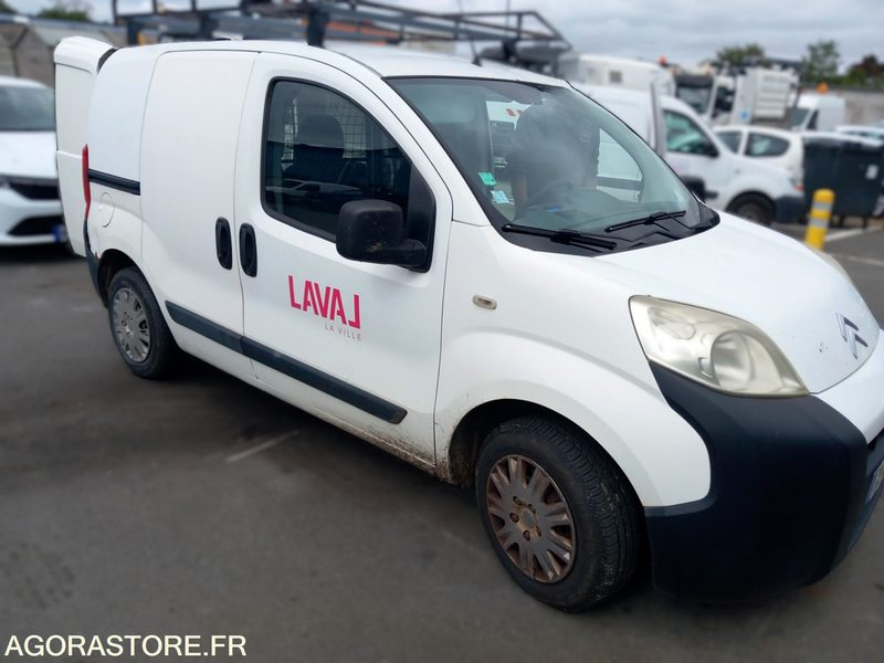 Fourgonnette Nemo Citroën CL978YA - Kis furgon: 1 kép. Fourgonnette Nemo Citroën CL978YA - Kis furgon: 1 kép.