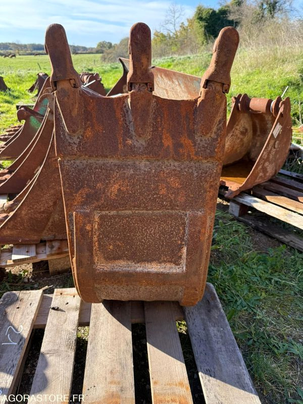 Godet 400mm Morin 2 - Kanál - Építőipari gépek: 2 kép. Godet 400mm Morin 2 - Kanál - Építőipari gépek: 2 kép.