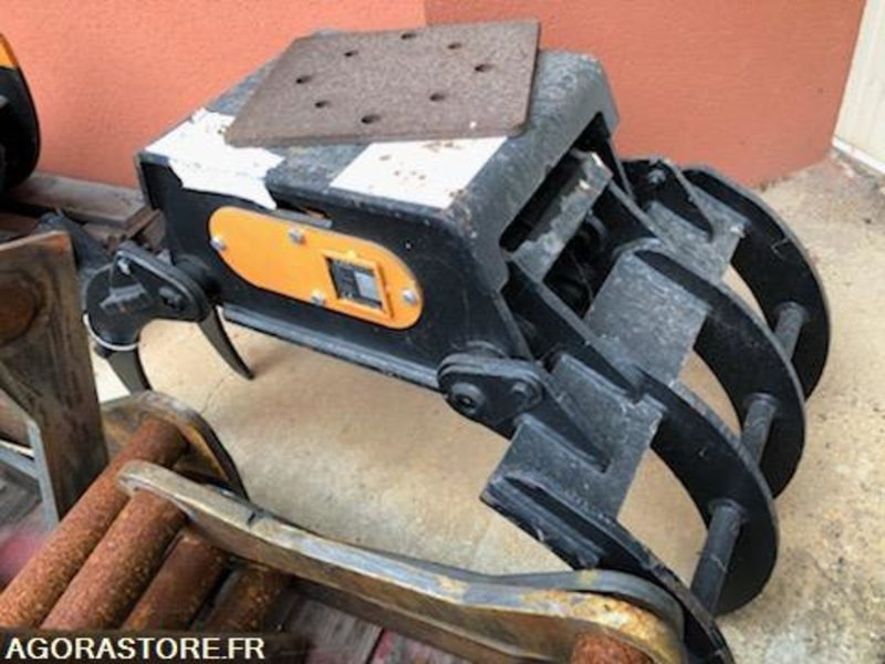 Grappin NEUF fixe sans rotation pour pelle 3 à 6 T - Építőipari berendezések: 1 kép. Grappin NEUF fixe sans rotation pour pelle 3 à 6 T - Építőipari berendezések: 1 kép.