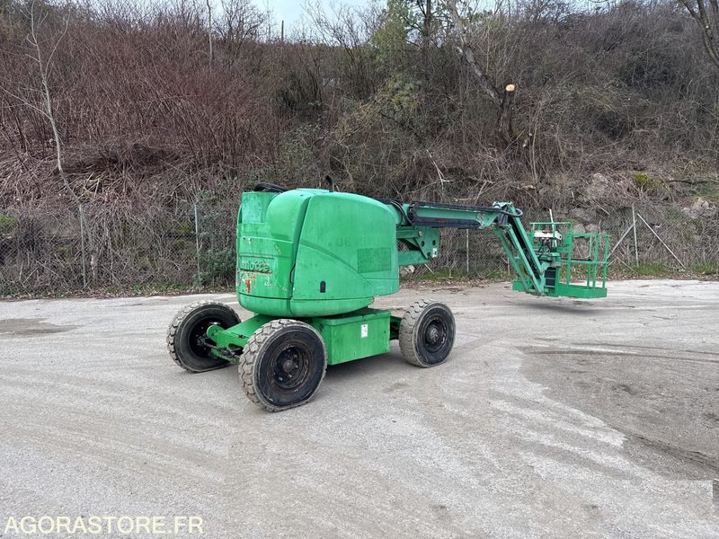 Haulotte HA16PE Diesel Nacelle Articulee - Emelő: 2 kép. Haulotte HA16PE Diesel Nacelle Articulee - Emelő: 2 kép.