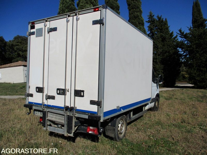 IVECO 35S13 de 2013 426915Kms "d'autoroute"chassis cabine frigorifique - Hűtős kisteherautó: 4 kép. IVECO 35S13 de 2013 426915Kms "d'autoroute"chassis cabine frigorifique - Hűtős kisteherautó: 4 kép.