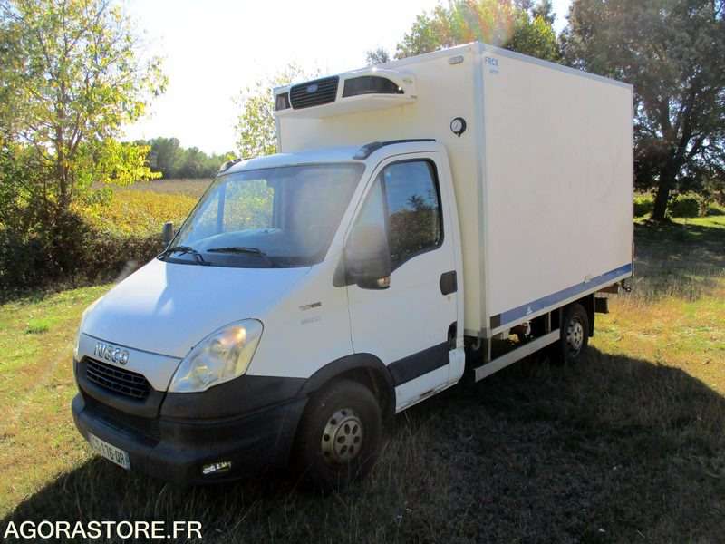 IVECO 35S13 de 2013 426915Kms "d'autoroute"chassis cabine frigorifique - Hűtős kisteherautó: 1 kép. IVECO 35S13 de 2013 426915Kms "d'autoroute"chassis cabine frigorifique - Hűtős kisteherautó: 1 kép.