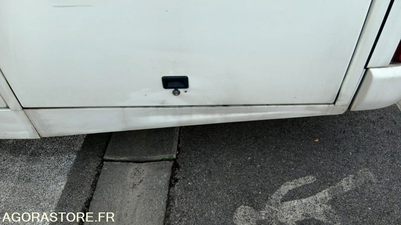IVECO BUS AXER N°063046 - Minibusz, Kisbusz: 3 kép. IVECO BUS AXER N°063046 - Minibusz, Kisbusz: 3 kép.