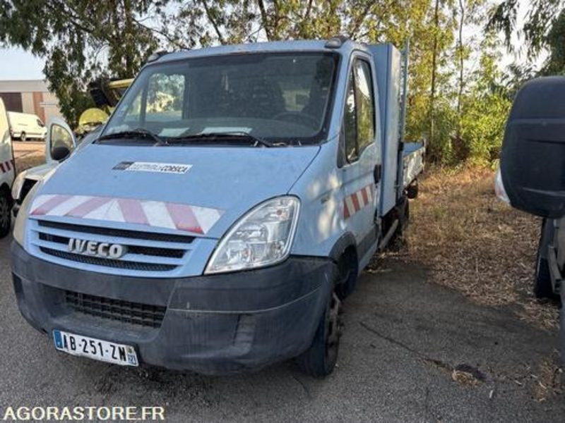 IVECO DAILY - 2009 - 142112KM - AB251ZN - Furgon: 2 kép. IVECO DAILY - 2009 - 142112KM - AB251ZN - Furgon: 2 kép.