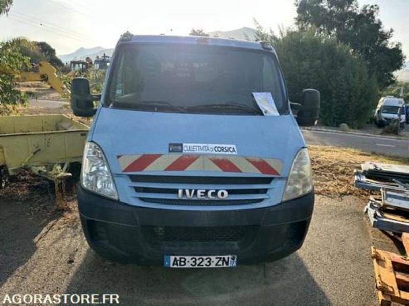 IVECO DAILY - 2009 - 176370KM - AB323ZN - Furgon: 1 kép. IVECO DAILY - 2009 - 176370KM - AB323ZN - Furgon: 1 kép.